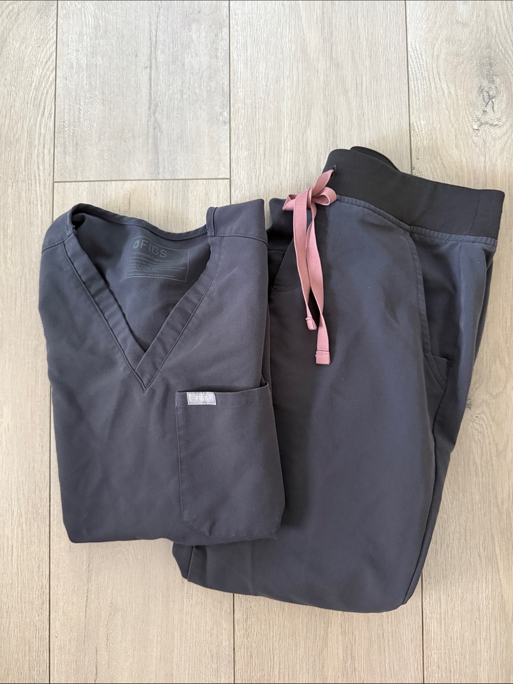 Figs Charcoal Navy Scrub Set with Dusty Pink Drawstring